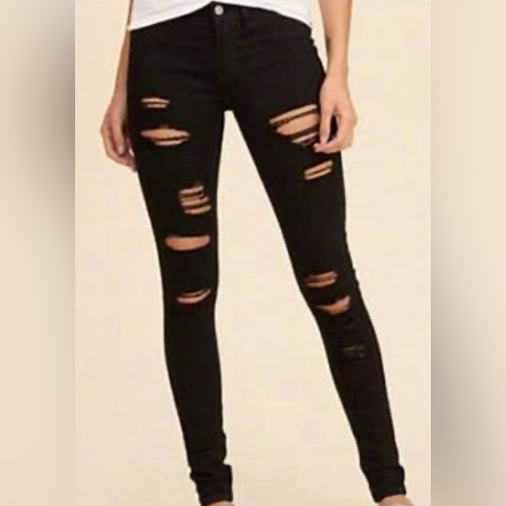 Hollister Curvy High Rise Destroyed Skinny Jeans, Black, 3R/26